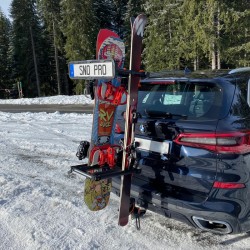 Ski/snowboard rack on hitch